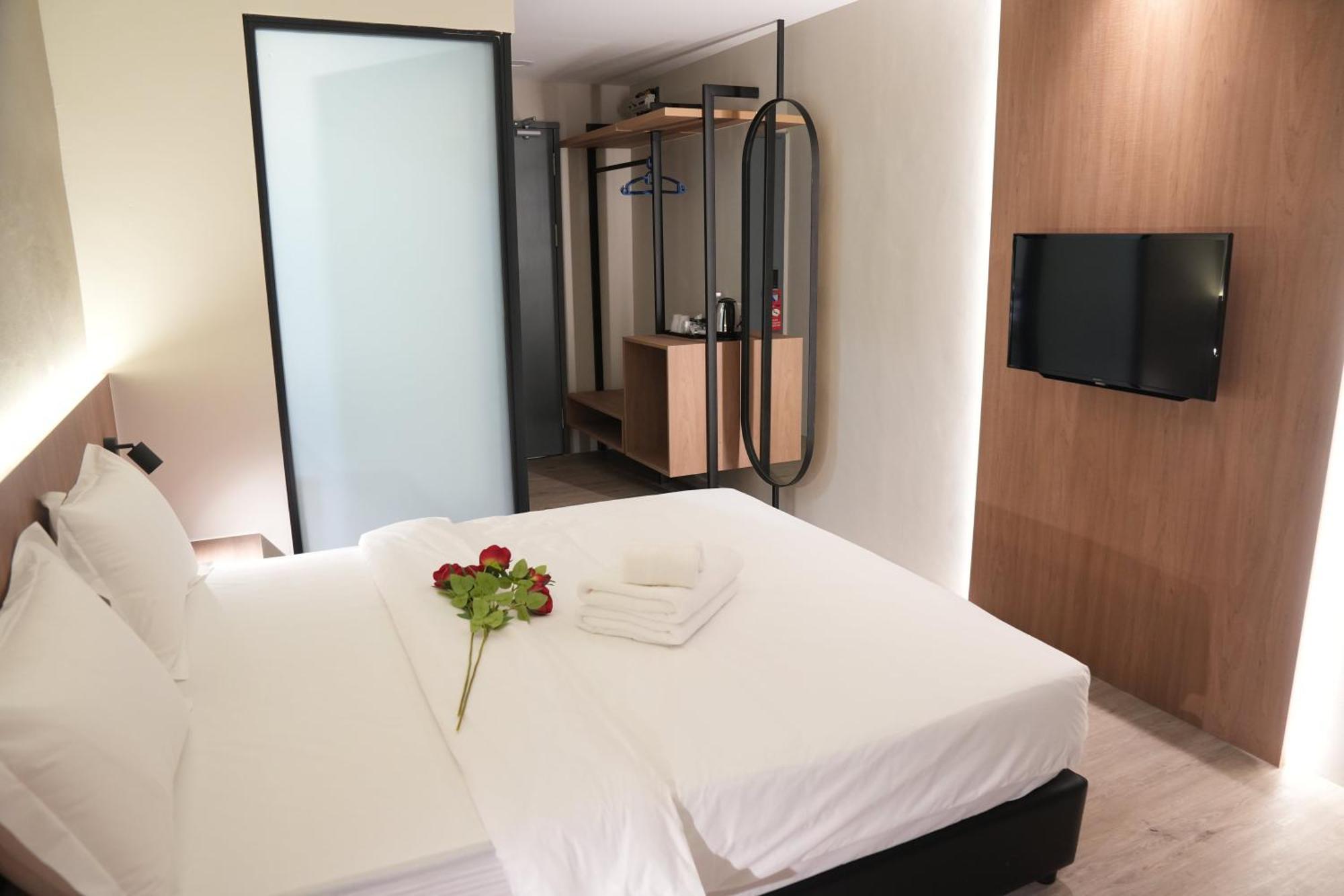 Roxy Hotel Aiman Кучінг Екстер'єр фото