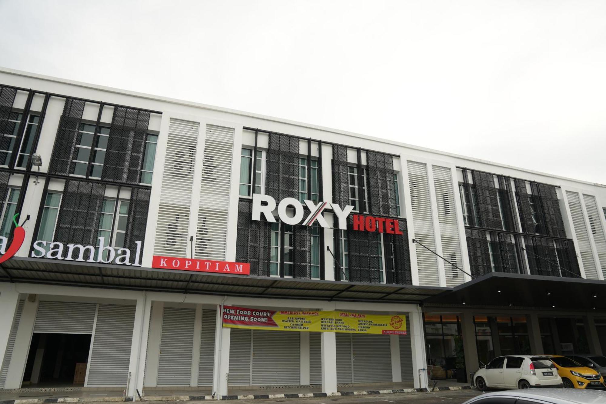 Roxy Hotel Aiman Кучінг Екстер'єр фото