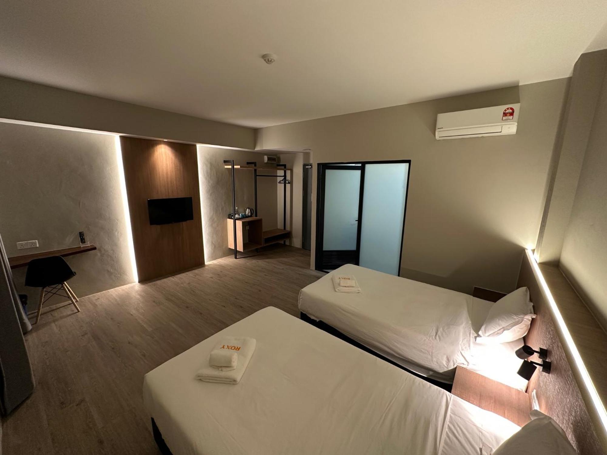 Roxy Hotel Aiman Кучінг Екстер'єр фото