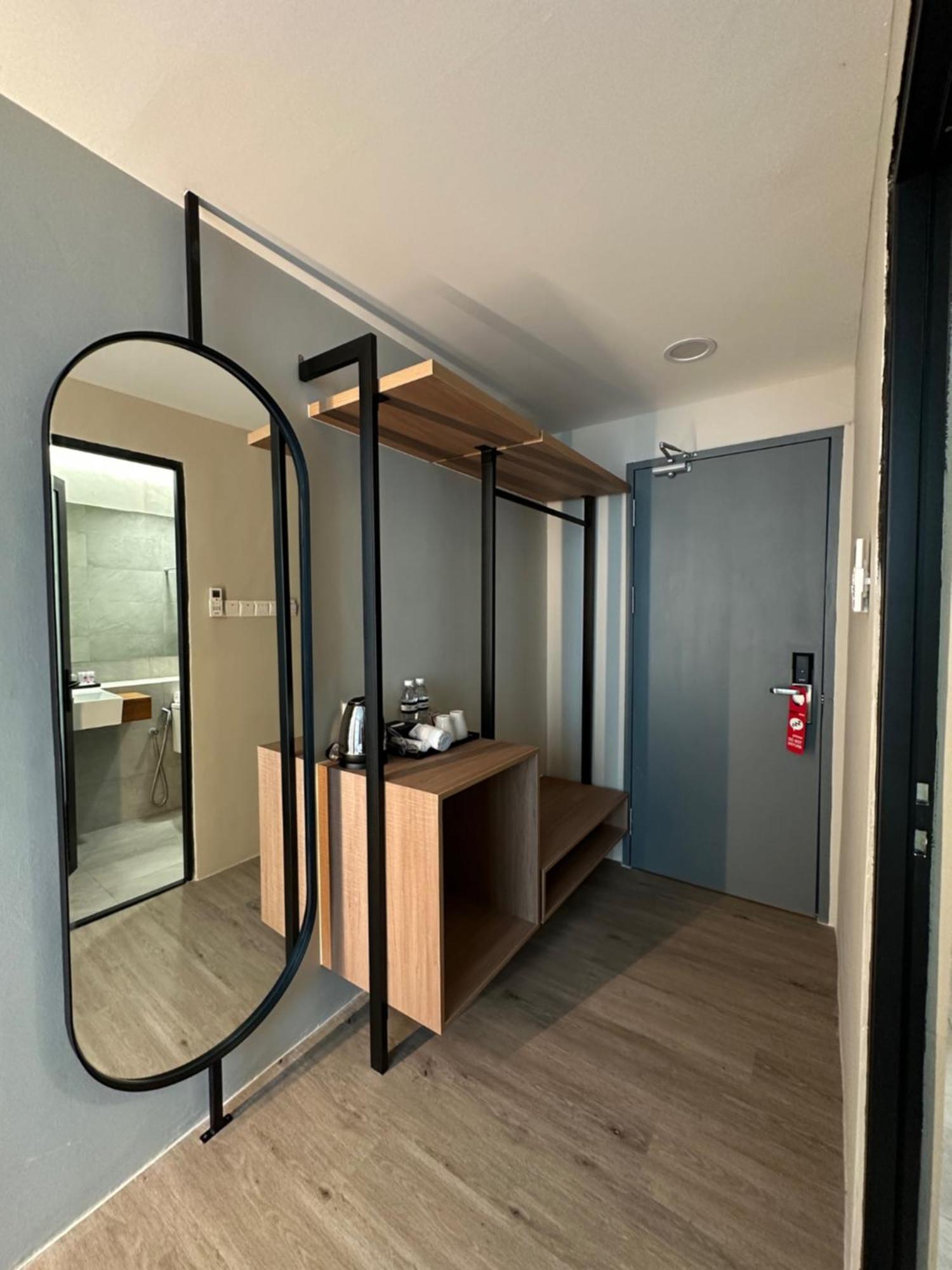 Roxy Hotel Aiman Кучінг Екстер'єр фото