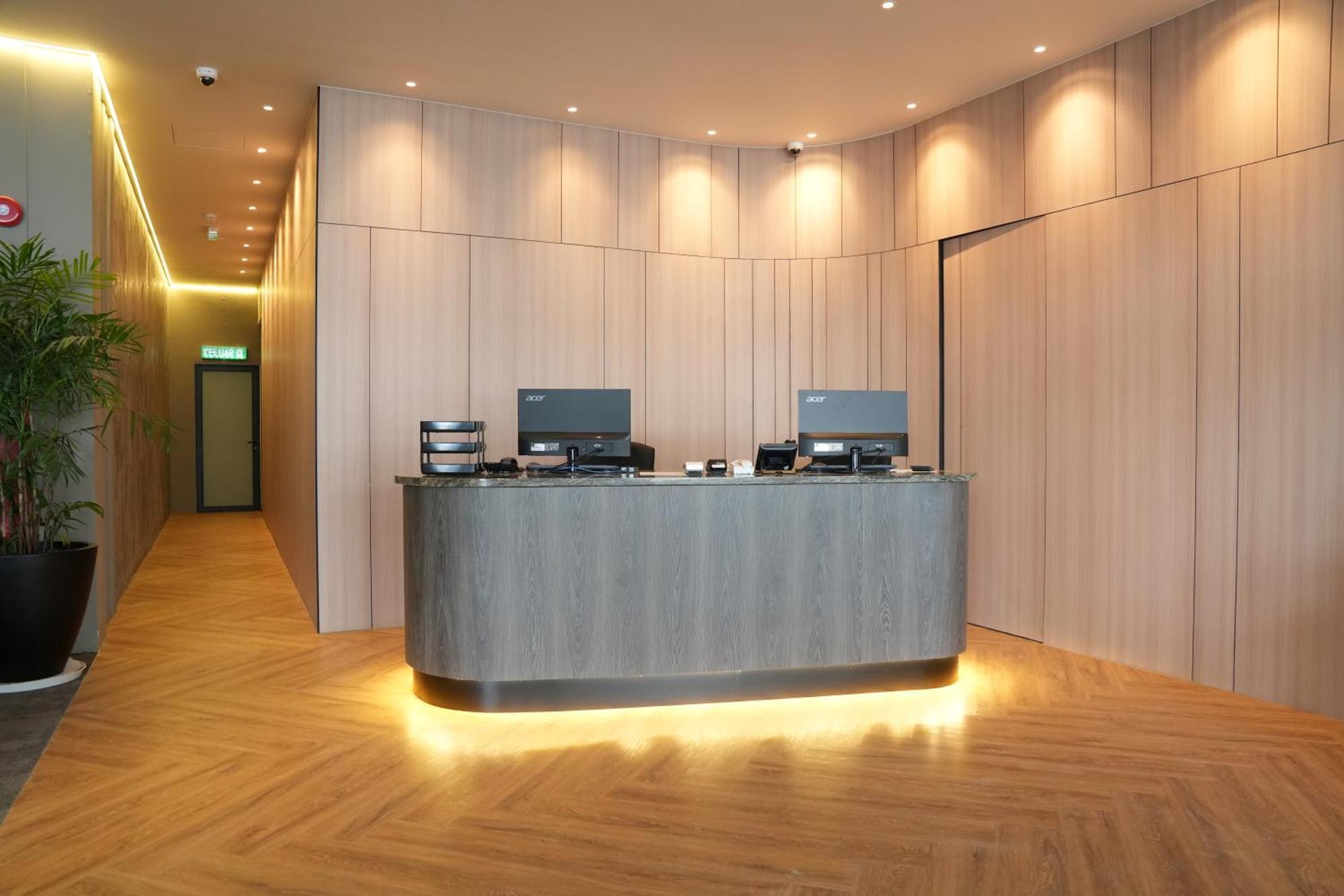 Roxy Hotel Aiman Кучінг Екстер'єр фото